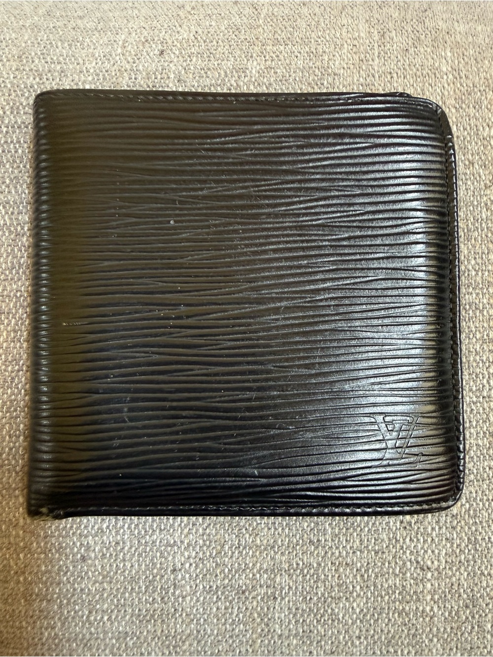 LOUIS VUITTON MENS EPI BLACK BIFOLD